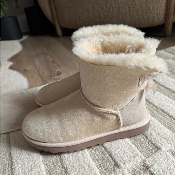 UGG Cream Mini Bailey Bow Boots - Picture 4 of 10